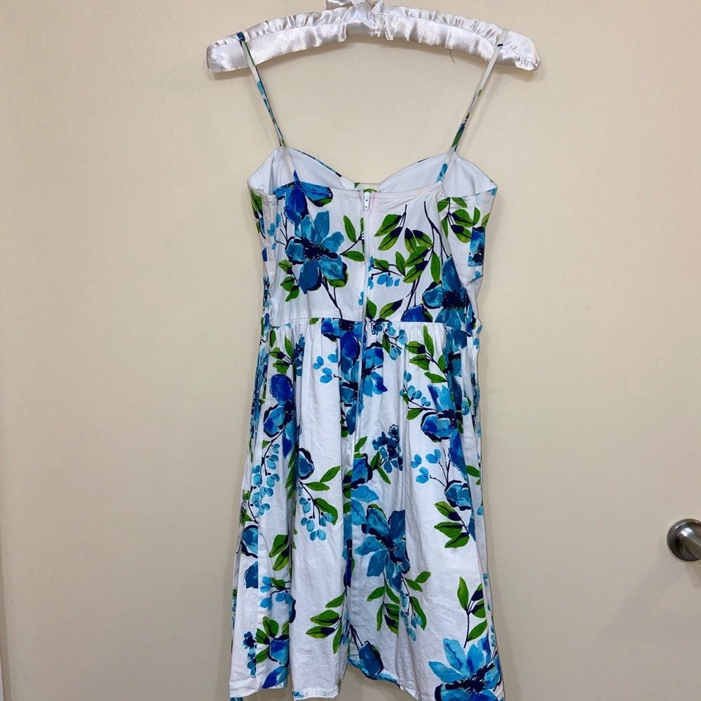 Dress - Picture 3 of 5